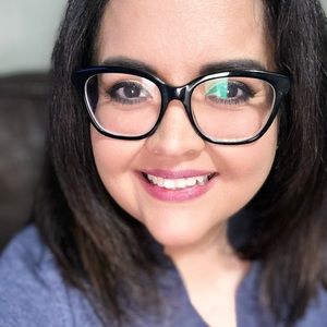 Meet your Posher, Irais